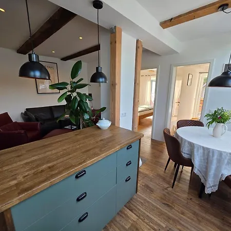 Monika Apartment *